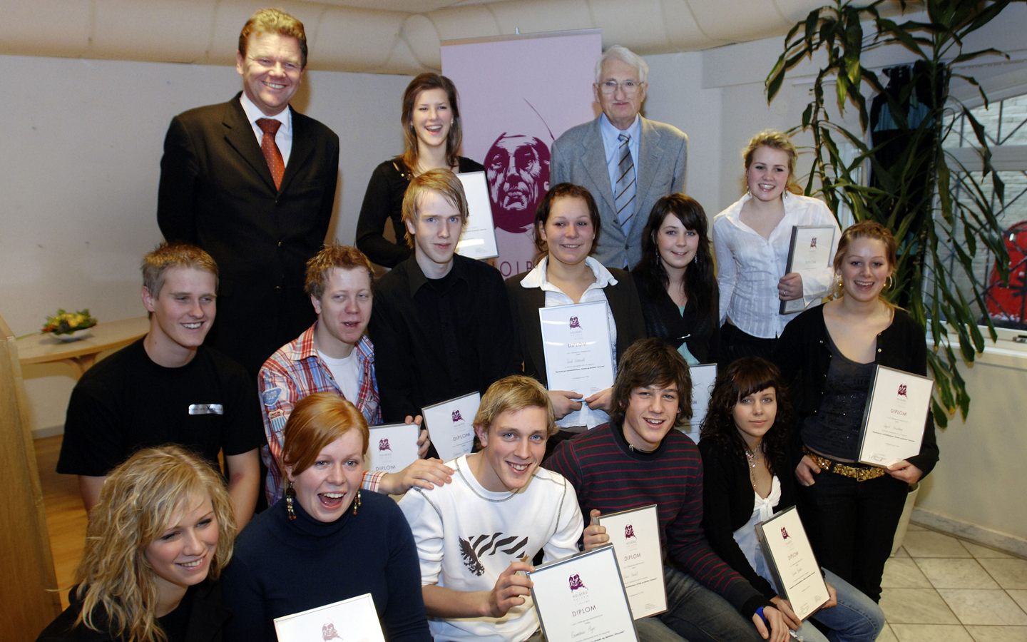 Førsteprisvinnere av Holbergprisen i skolen 2005. Foto: Marit Hommedal / Scanpix