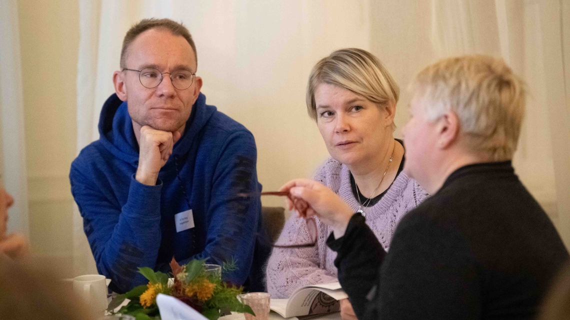 Jo Tore Berg og Elin Bygjordet på Holbergprisen i skolen sitt lærerseminar 2019. Foto: Thor Brødreskift