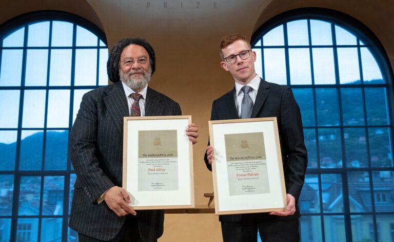 Holbergprisvinner Paul Gilroy og Nils Klim-prisvinner Finnur Dellsén. Foto: Eivind Senneset / Holbergprisen.