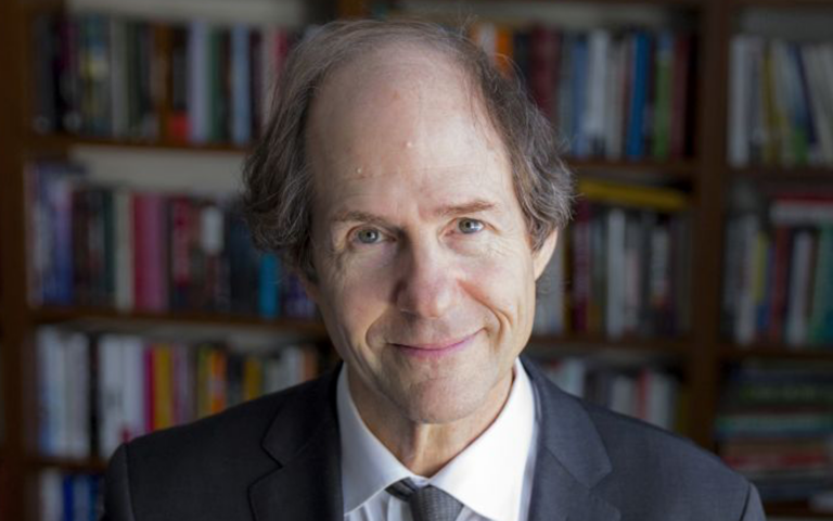 Portrett av Cass Sunstein.